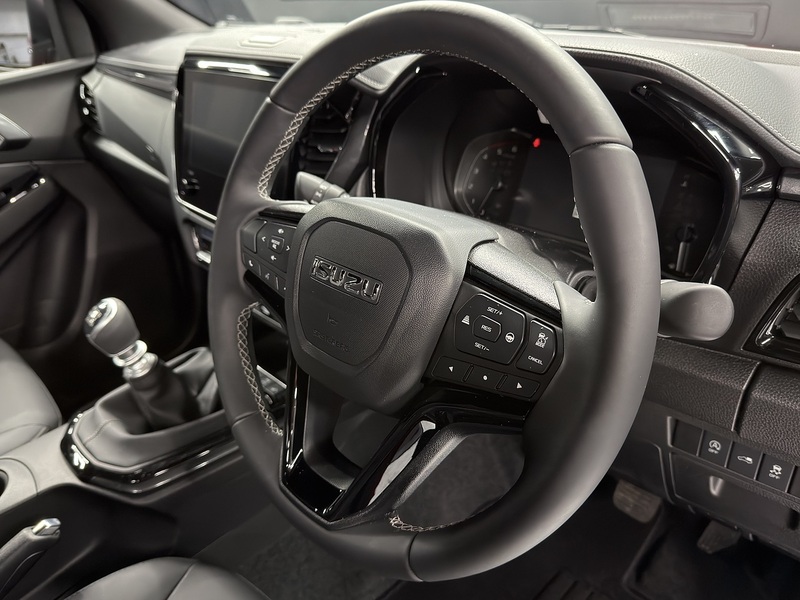 Isuzu 1.9 TD V-Cross Pickup Double Cab 4dr Diesel Manual 4WD Euro 6 (s/s) (164 ps)