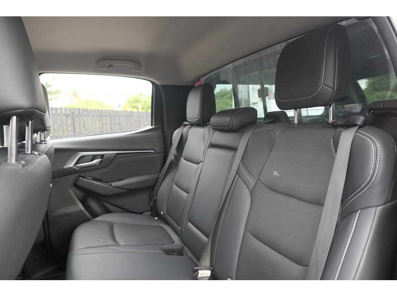 Isuzu 1.9 TD DL40 Double Cab Pickup 4dr Diesel Auto 4WD Euro 6 (s/s) (164 ps)
