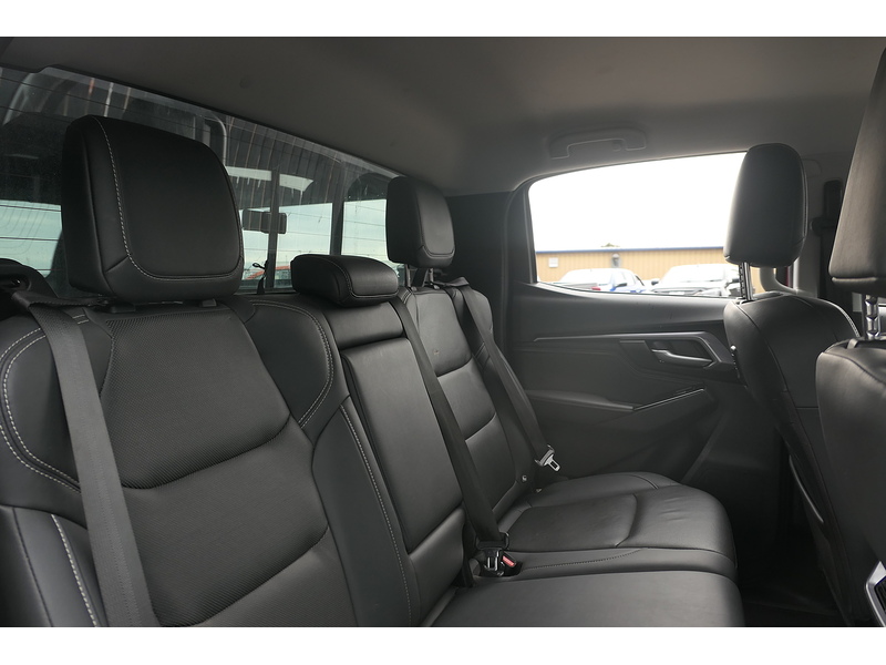 Isuzu 1.9 TD DL40 Double Cab Pickup 4dr Diesel Auto 4WD Euro 6 (s/s) (164 ps)