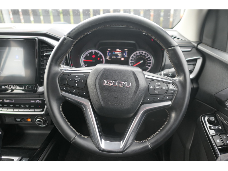 Isuzu 1.9 TD DL40 Double Cab Pickup 4dr Diesel Auto 4WD Euro 6 (s/s) (164 ps)