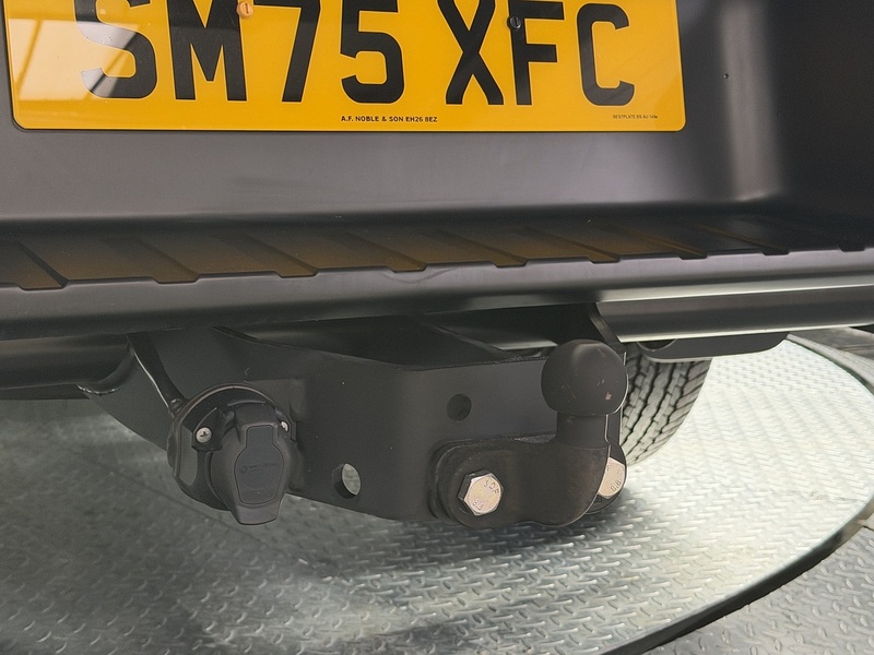 Isuzu 1.9 TD DL40 Pickup Double Cab 4dr Diesel Auto 4WD Euro 6 (s/s) (164 ps)