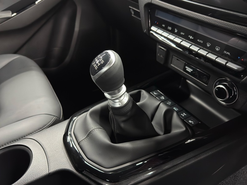 Isuzu 1.9 TD V-Cross Pickup Double Cab 4dr Diesel Manual 4WD Euro 6 (s/s) (164 ps)