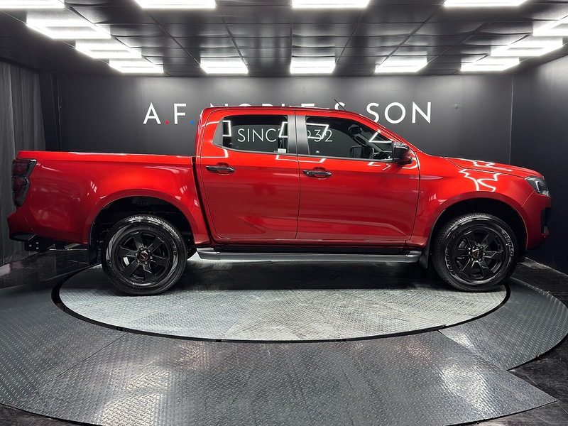 Isuzu 1.9 TD V-Cross Pickup Double Cab 4dr Diesel Manual 4WD Euro 6 (s/s) (164 ps)