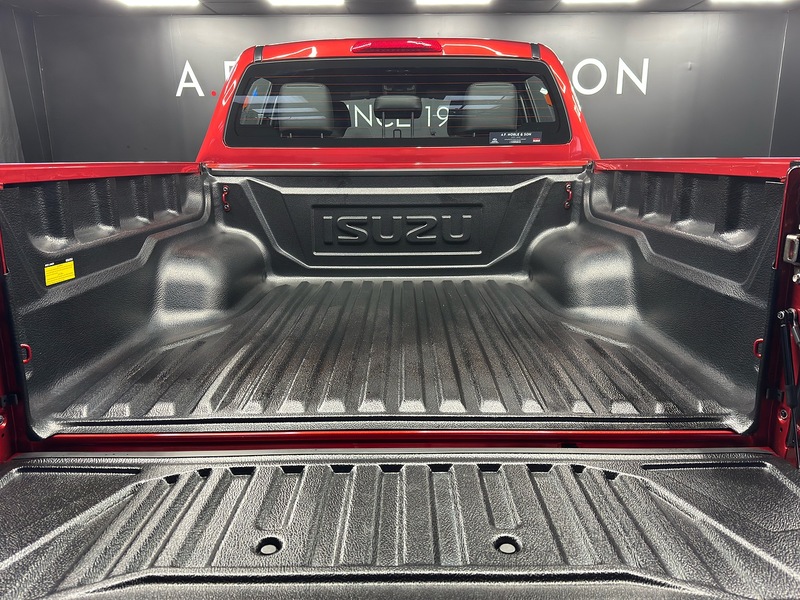 Isuzu 1.9 TD V-Cross Pickup Double Cab 4dr Diesel Manual 4WD Euro 6 (s/s) (164 ps)