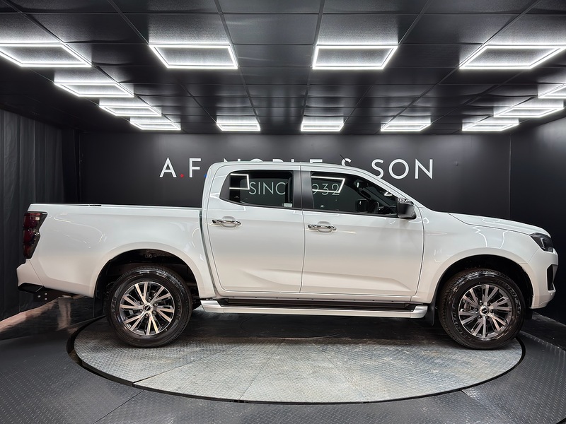 Isuzu 1.9 TD DL40 Pickup Double Cab 4dr Diesel Auto 4WD Euro 6 (s/s) (164 ps)