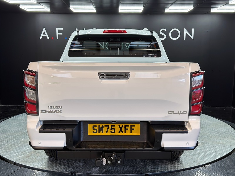 Isuzu 1.9 TD DL40 Pickup Double Cab 4dr Diesel Auto 4WD Euro 6 (s/s) (164 ps)