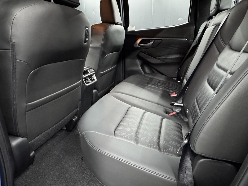 Isuzu 1.9 TD DL40 Pickup Double Cab 4dr Diesel Manual 4WD Euro 6 (s/s) (164 ps)