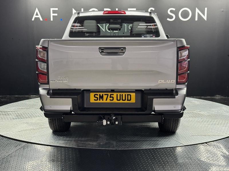 Isuzu 1.9 TD DL40 Pickup Double Cab 4dr Diesel Manual 4WD Euro 6 (s/s) (164 ps)