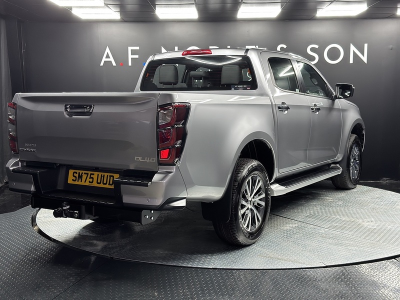 Isuzu 1.9 TD DL40 Pickup Double Cab 4dr Diesel Manual 4WD Euro 6 (s/s) (164 ps)