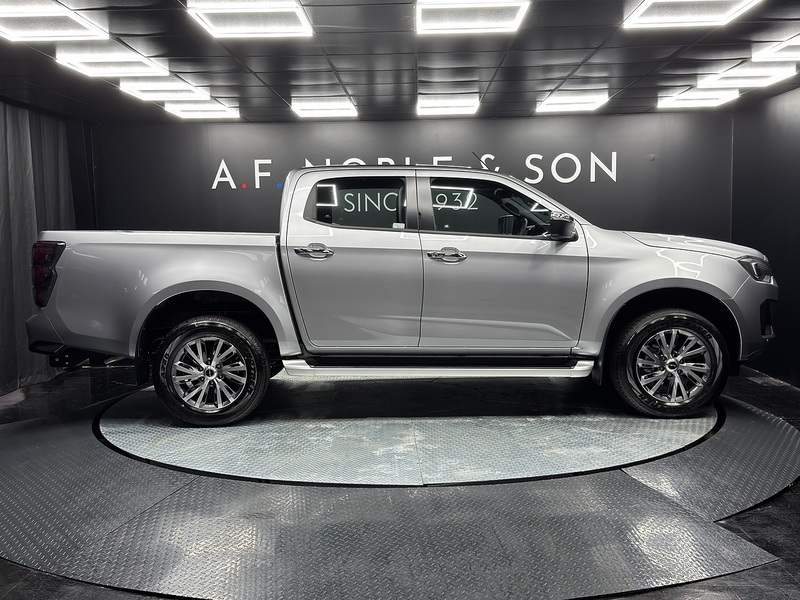 Isuzu 1.9 TD DL40 Pickup Double Cab 4dr Diesel Manual 4WD Euro 6 (s/s) (164 ps)