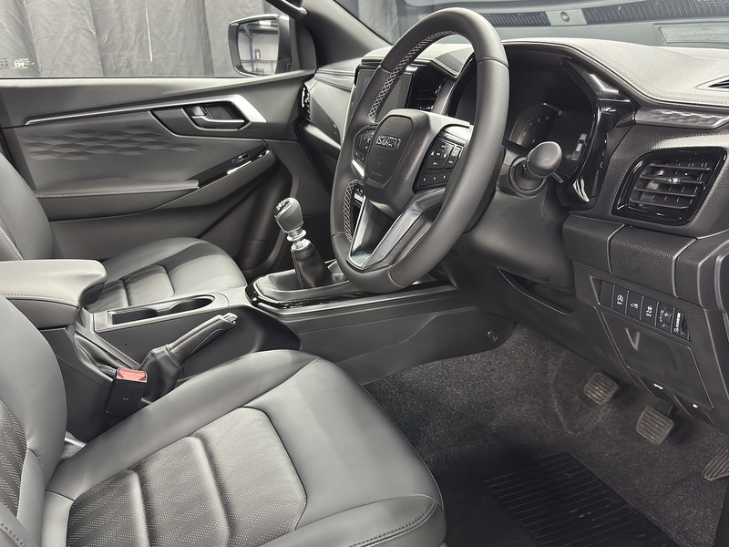 Isuzu 1.9 TD DL40 Pickup Double Cab 4dr Diesel Manual 4WD Euro 6 (s/s) (164 ps)