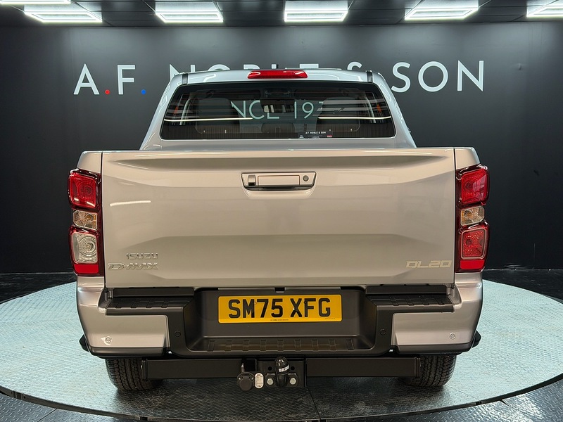 Isuzu 1.9 TD DL20 Pickup Double Cab 4dr Diesel Auto 4WD Euro 6 (s/s) (164 ps)