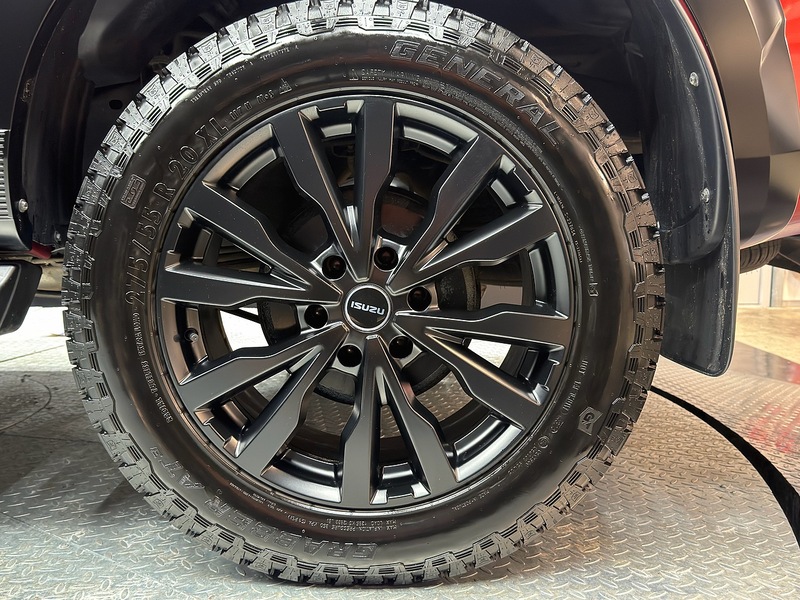 Isuzu 1.9 TD V-Cross Pickup Double Cab 4dr Diesel Auto 4WD Euro 6 (s/s) (164 ps)