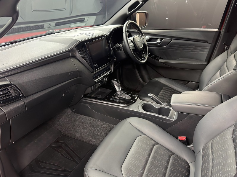 Isuzu 1.9 TD V-Cross Pickup Double Cab 4dr Diesel Auto 4WD Euro 6 (s/s) (164 ps)