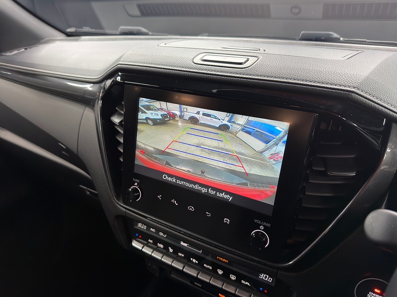 Isuzu 1.9 TD V-Cross Pickup Double Cab 4dr Diesel Auto 4WD Euro 6 (s/s) (164 ps)