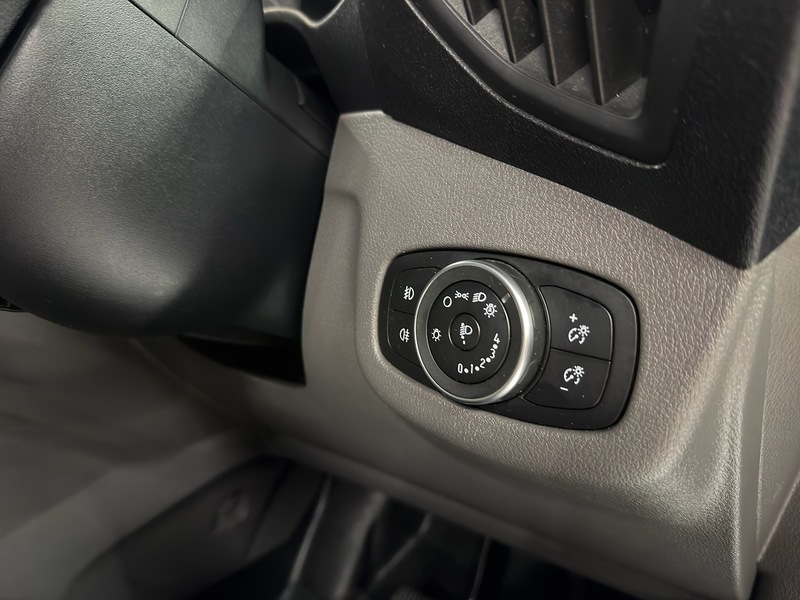 Ford 1.5 200 EcoBlue Limited Panel Van 5dr Diesel Auto L1 Euro 6 (s/s) (120 ps)