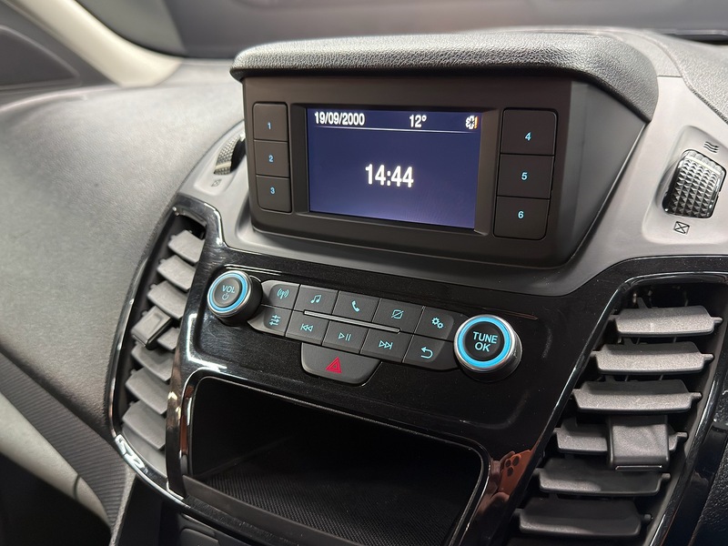 Ford 1.5 200 EcoBlue Limited Panel Van 5dr Diesel Auto L1 Euro 6 (s/s) (120 ps)