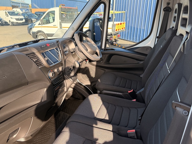 Iveco 72C Class 180ps 7.2 Ton 5.2 m Box Van Auto Box Van 0.0 Diesel