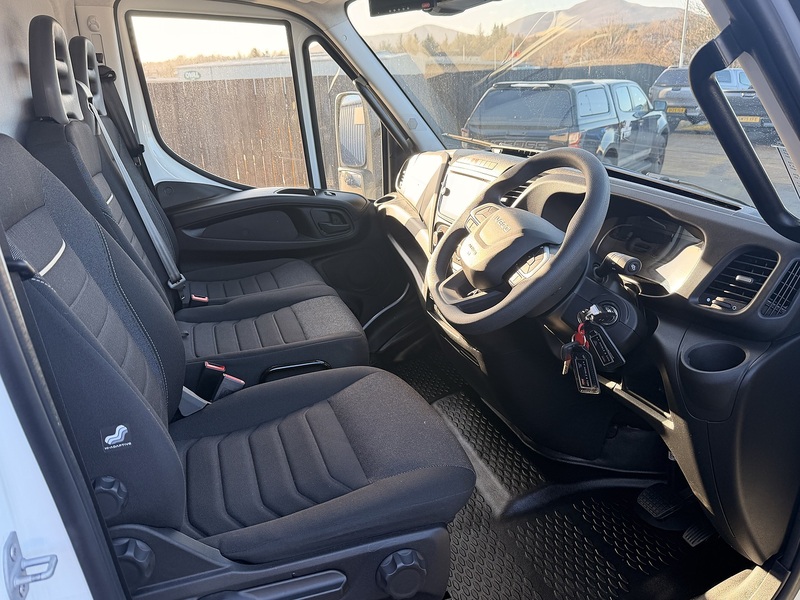 Iveco 72C Class 180ps 7.2 Ton 5.2 m Box Van Auto Box Van 0.0 Diesel