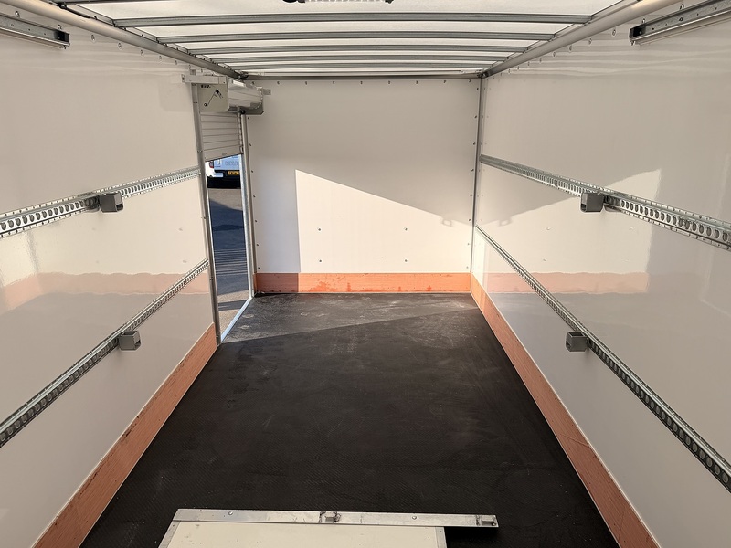 Iveco 72C Class 180ps 7.2 Ton 5.2 m Box Van Auto Box Van 0.0 Diesel