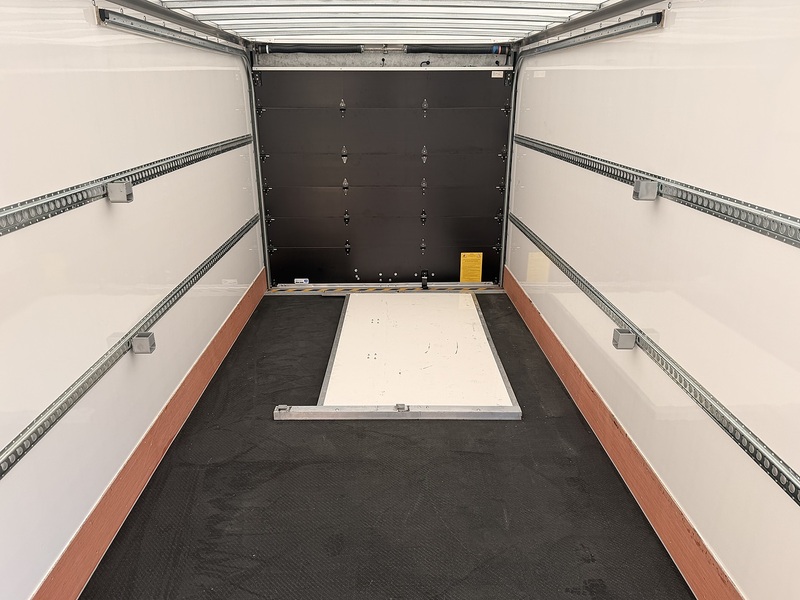 Iveco 72C Class 180ps 7.2 Ton 5.2 m Box Van Auto Box Van 0.0 Diesel