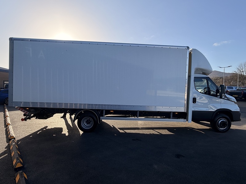 Iveco 72C Class 180ps 7.2 Ton 5.2 m Box Van Auto Box Van 0.0 Diesel