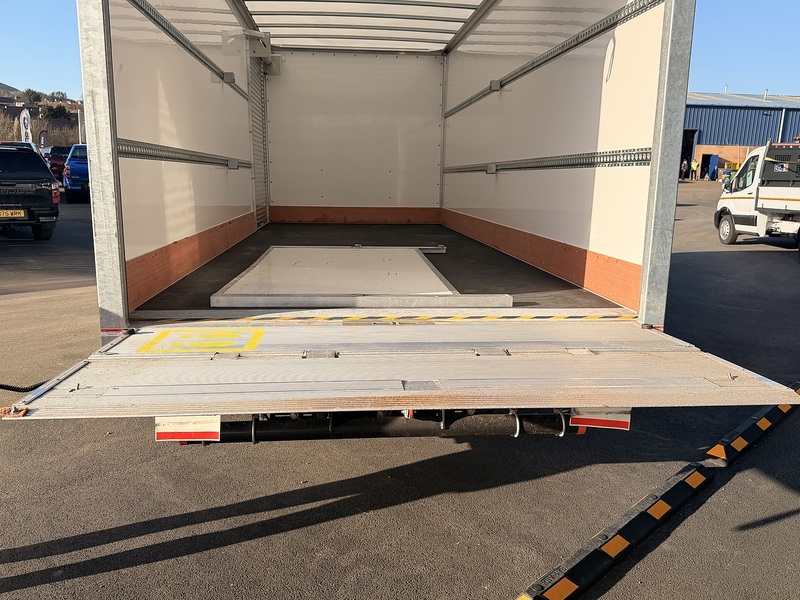 Iveco 72C Class 180ps 7.2 Ton 5.2 m Box Van Auto Box Van 0.0 Diesel