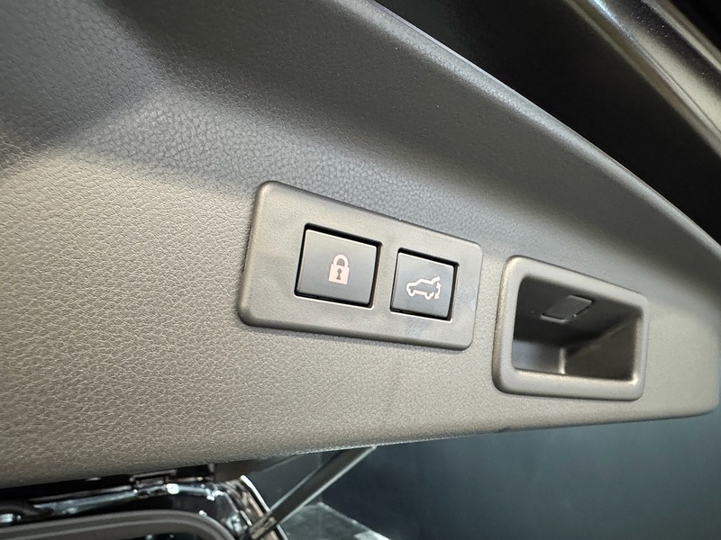 Subaru 2.0 i e-Boxer Touring SUV 5dr Petrol Hybrid Lineartronic 4WD Euro 6 (s/s) (136 ps)