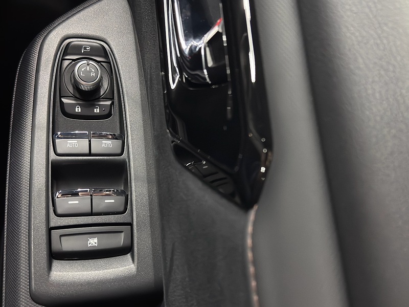 Subaru 2.0 i e-Boxer Touring SUV 5dr Petrol Hybrid Lineartronic 4WD Euro 6 (s/s) (136 ps)