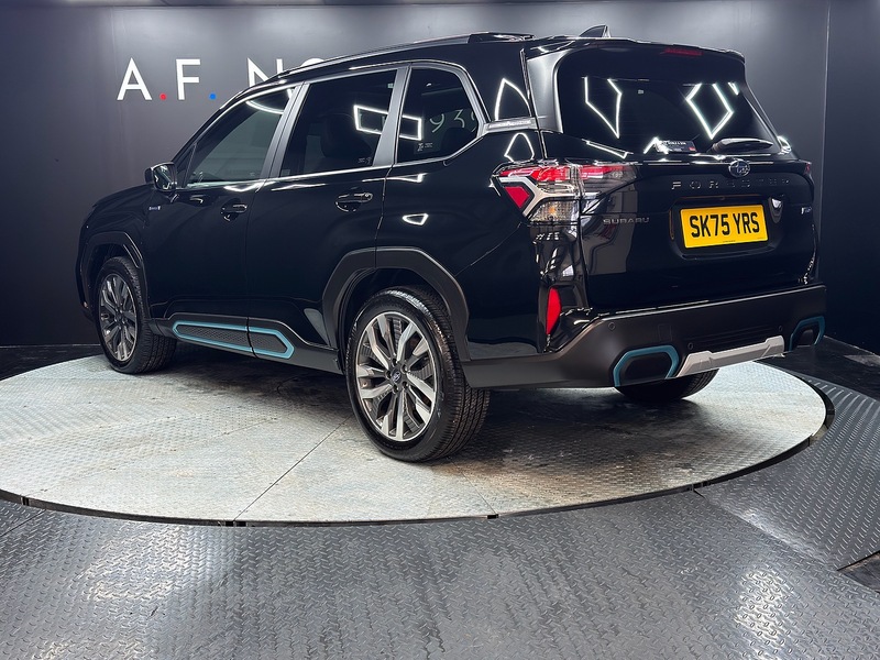 Subaru 2.0 i e-Boxer Touring SUV 5dr Petrol Hybrid Lineartronic 4WD Euro 6 (s/s) (136 ps)