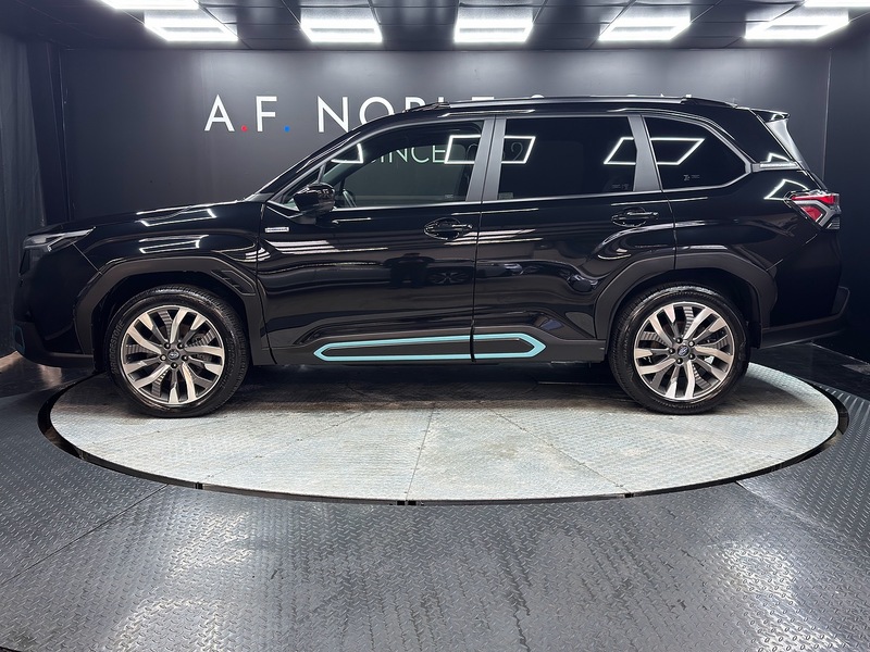 Subaru 2.0 i e-Boxer Touring SUV 5dr Petrol Hybrid Lineartronic 4WD Euro 6 (s/s) (136 ps)