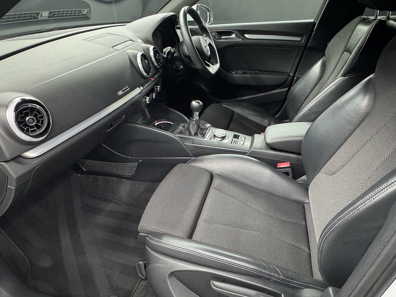 Audi 1.0 TFSI 30 S line Sportback 5dr Petrol Manual Euro 6 (s/s) (116 ps)