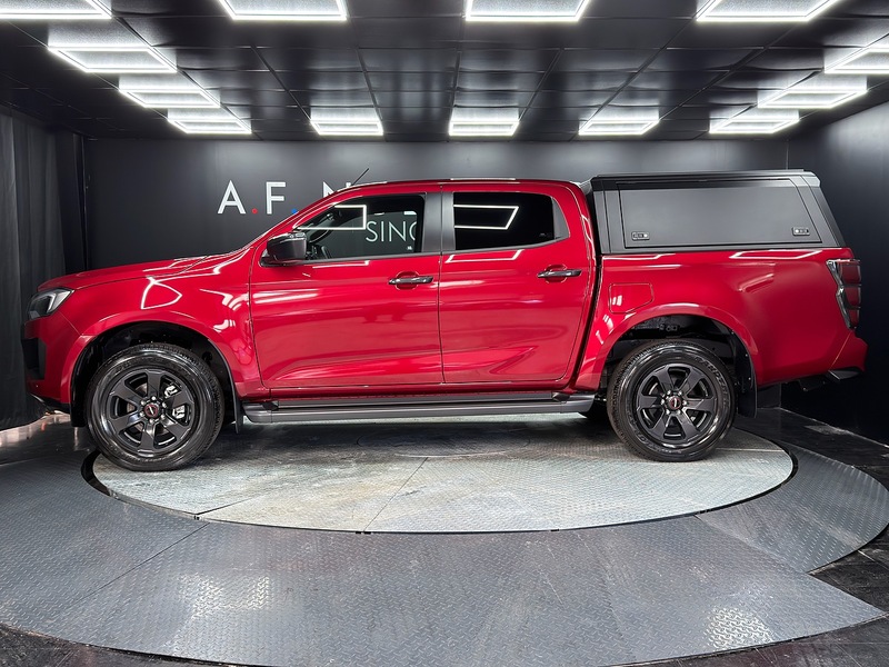 Isuzu 1.9 TD V-Cross Commercial Pickup 4dr Diesel Auto 4WD Euro 6 (s/s) (164 ps)