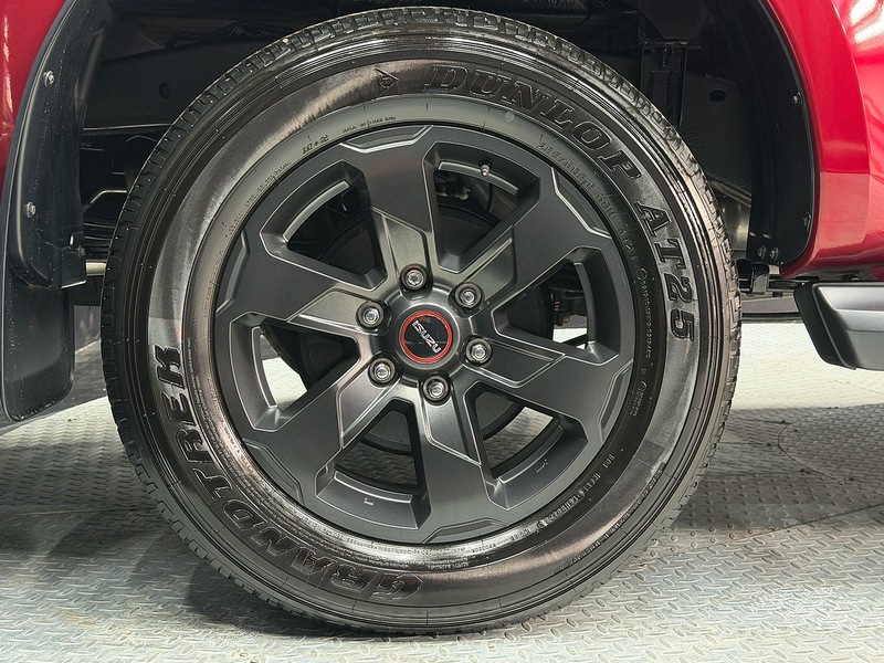 Isuzu 1.9 TD V-Cross Commercial Pickup 4dr Diesel Auto 4WD Euro 6 (s/s) (164 ps)