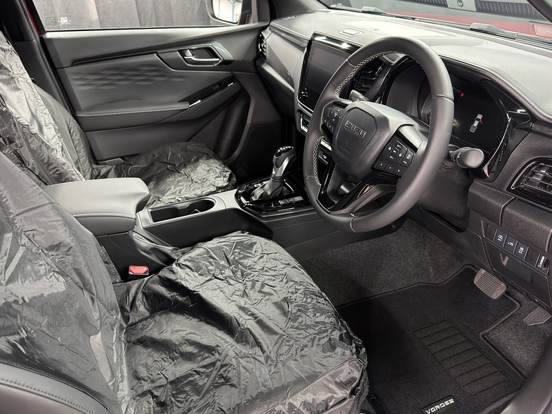 Isuzu 1.9 TD V-Cross Commercial Pickup 4dr Diesel Auto 4WD Euro 6 (s/s) (164 ps)