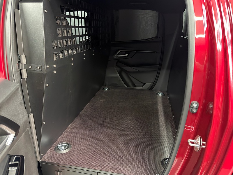 Isuzu 1.9 TD V-Cross Commercial Pickup 4dr Diesel Auto 4WD Euro 6 (s/s) (164 ps)