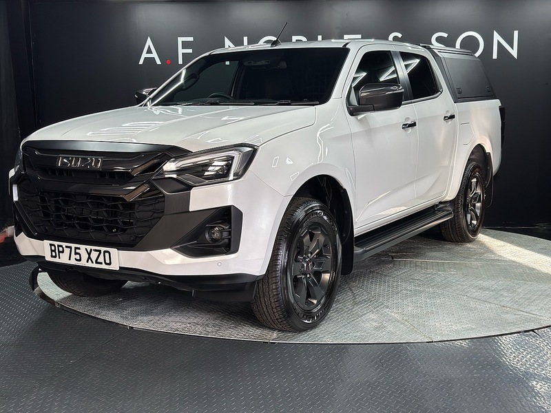 Isuzu 1.9 TD V-Cross Commercial Pickup 4dr Diesel Auto 4WD Euro 6 (s/s) (164 ps)