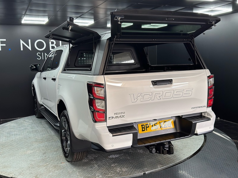 Isuzu 1.9 TD V-Cross Commercial Pickup 4dr Diesel Auto 4WD Euro 6 (s/s) (164 ps)