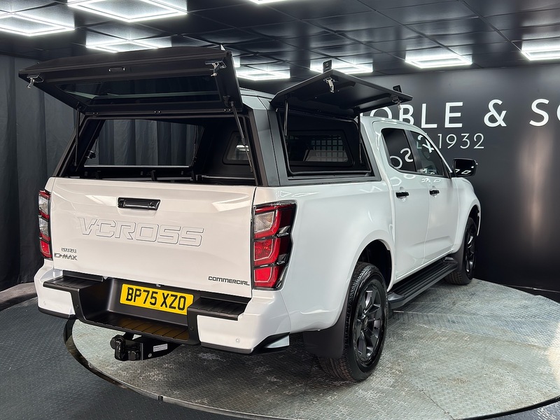 Isuzu 1.9 TD V-Cross Commercial Pickup 4dr Diesel Auto 4WD Euro 6 (s/s) (164 ps)