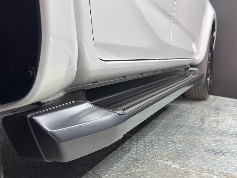 Isuzu 1.9 TD V-Cross Commercial Pickup 4dr Diesel Auto 4WD Euro 6 (s/s) (164 ps)