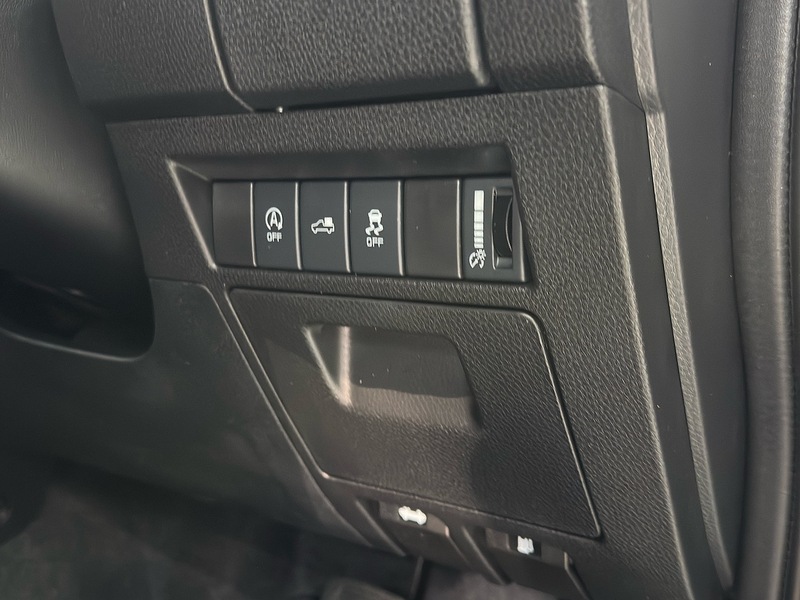 Isuzu 1.9 TD V-Cross Commercial Pickup 4dr Diesel Auto 4WD Euro 6 (s/s) (164 ps)