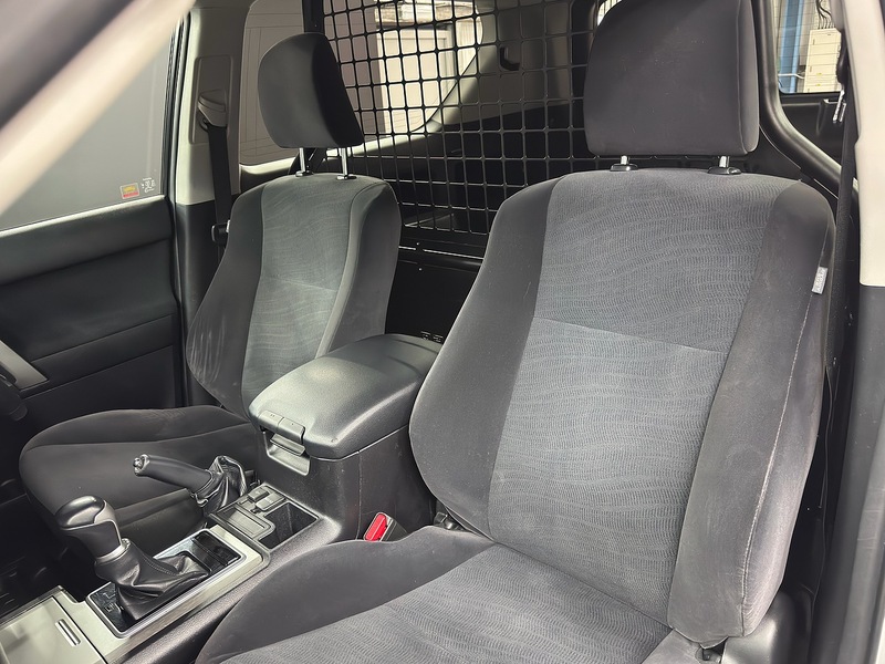 Toyota 2.8D Active (Navi) Panel Van 3dr Diesel Auto 4WD SWB Euro 6 (s/s) (204 ps)