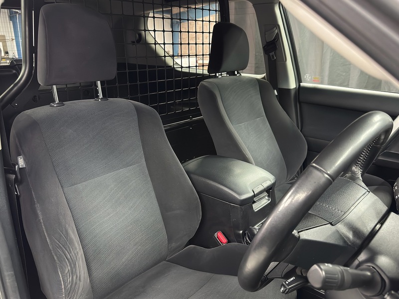 Toyota 2.8D Active (Navi) Panel Van 3dr Diesel Auto 4WD SWB Euro 6 (s/s) (204 ps)