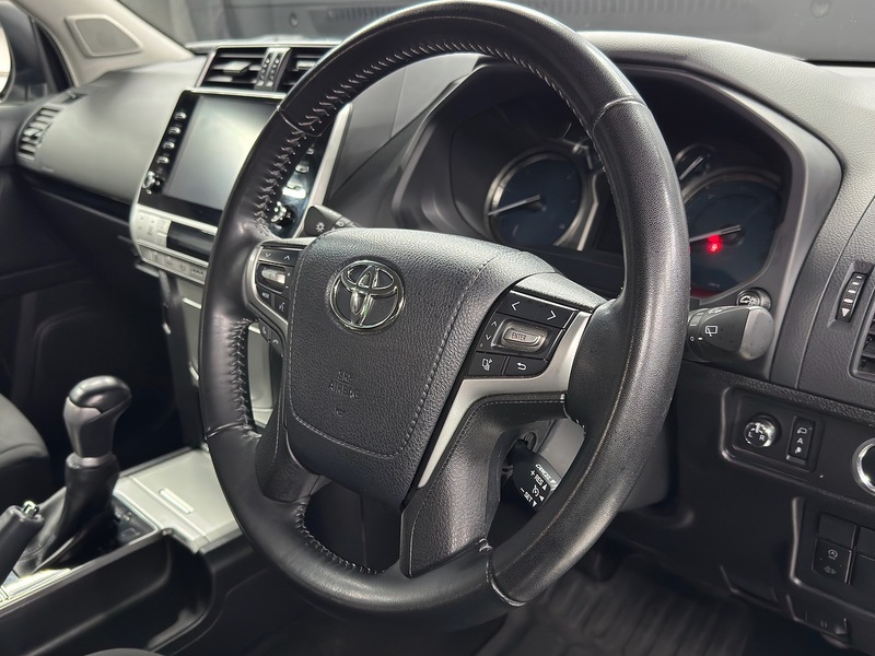 Toyota 2.8D Active (Navi) Panel Van 3dr Diesel Auto 4WD SWB Euro 6 (s/s) (204 ps)