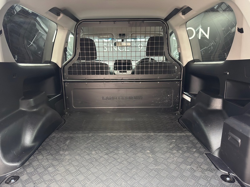 Toyota 2.8D Active (Navi) Panel Van 3dr Diesel Auto 4WD SWB Euro 6 (s/s) (204 ps)