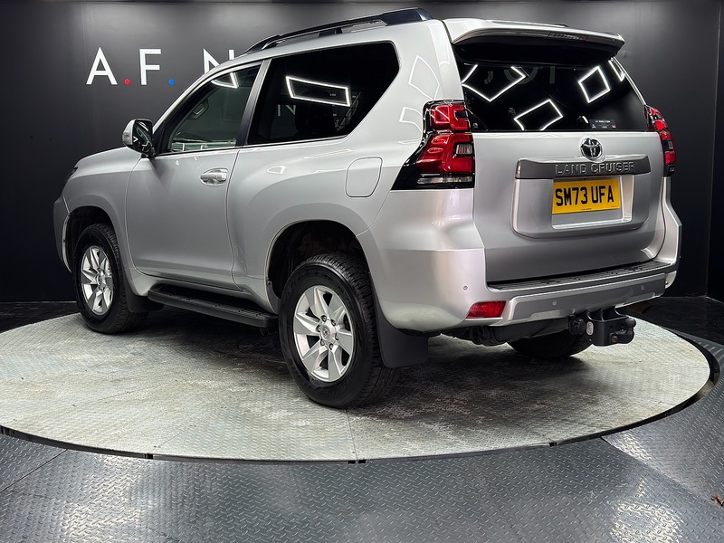 Toyota 2.8D Active (Navi) Panel Van 3dr Diesel Auto 4WD SWB Euro 6 (s/s) (204 ps)