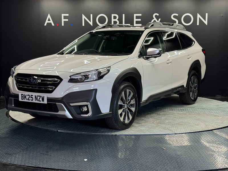 White 2025 Subaru Outback 2.5i Touring Estate Four-wheel drive Automatic