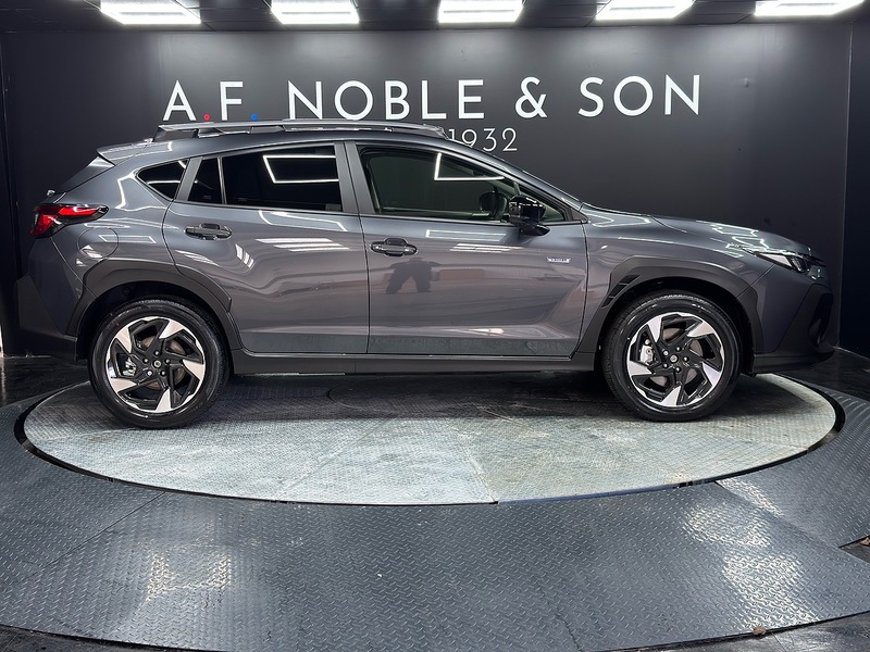 Subaru 2.0 i e-Boxer Touring SUV 5dr Petrol Hybrid Lineartronic 4WD Euro 6 (s/s) (136 ps)