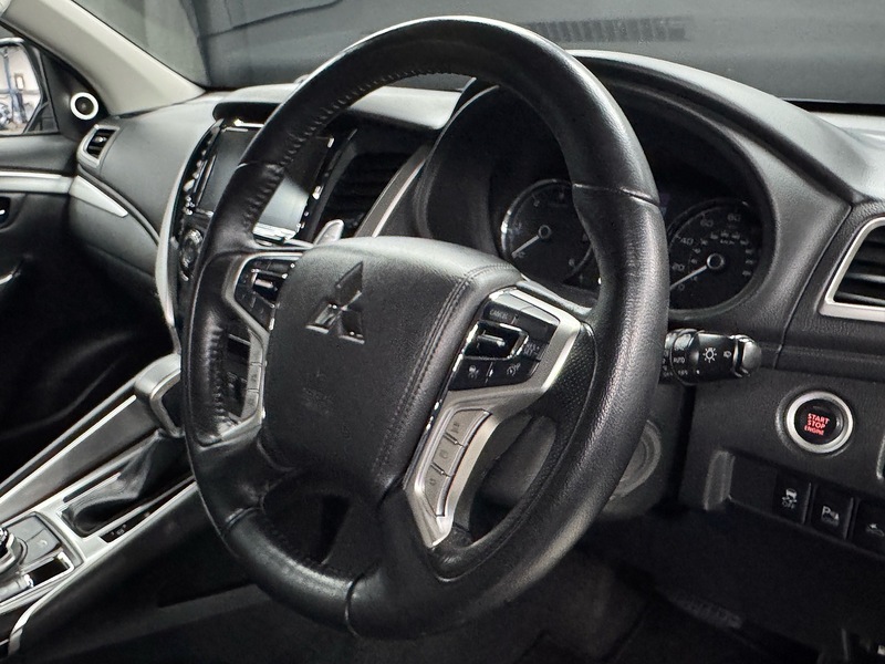 Mitsubishi 2.4D 4 SUV 5dr Diesel Auto 4WD Euro 6 (181 ps)