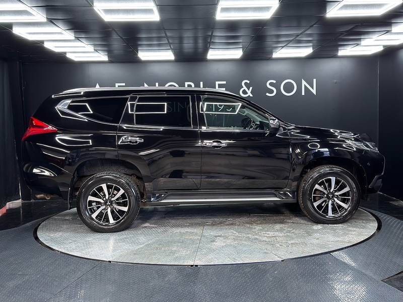 Mitsubishi 2.4D 4 SUV 5dr Diesel Auto 4WD Euro 6 (181 ps)
